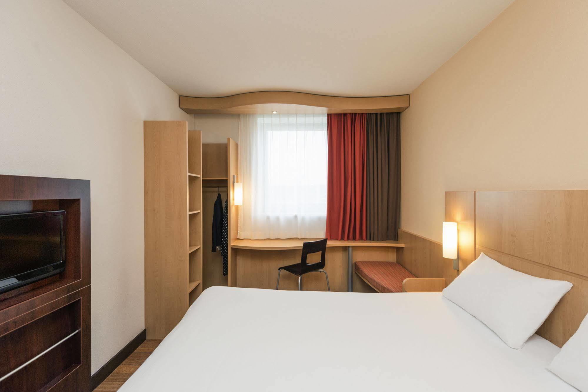 Ibis Esch Belval Hotel Exterior foto